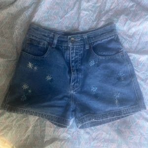 SUPER ADORABLE Revolt Jeans co shorts